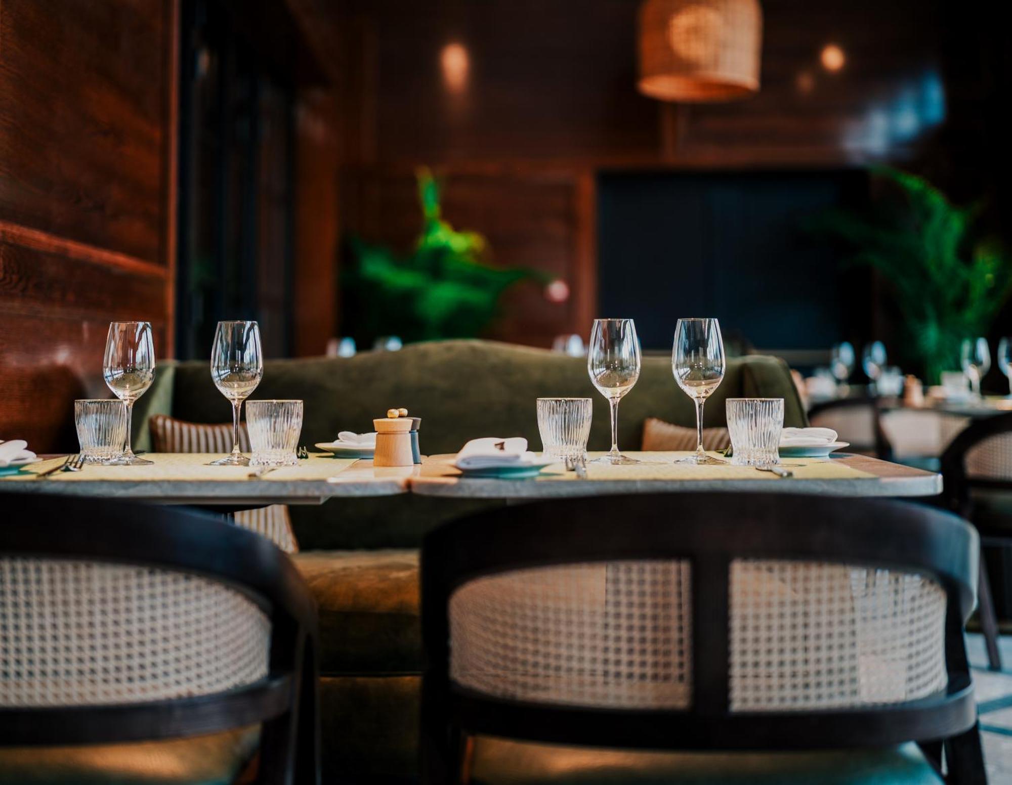 Crossbasket Castle Hotel & Restaurant High Blantyre 외부 사진