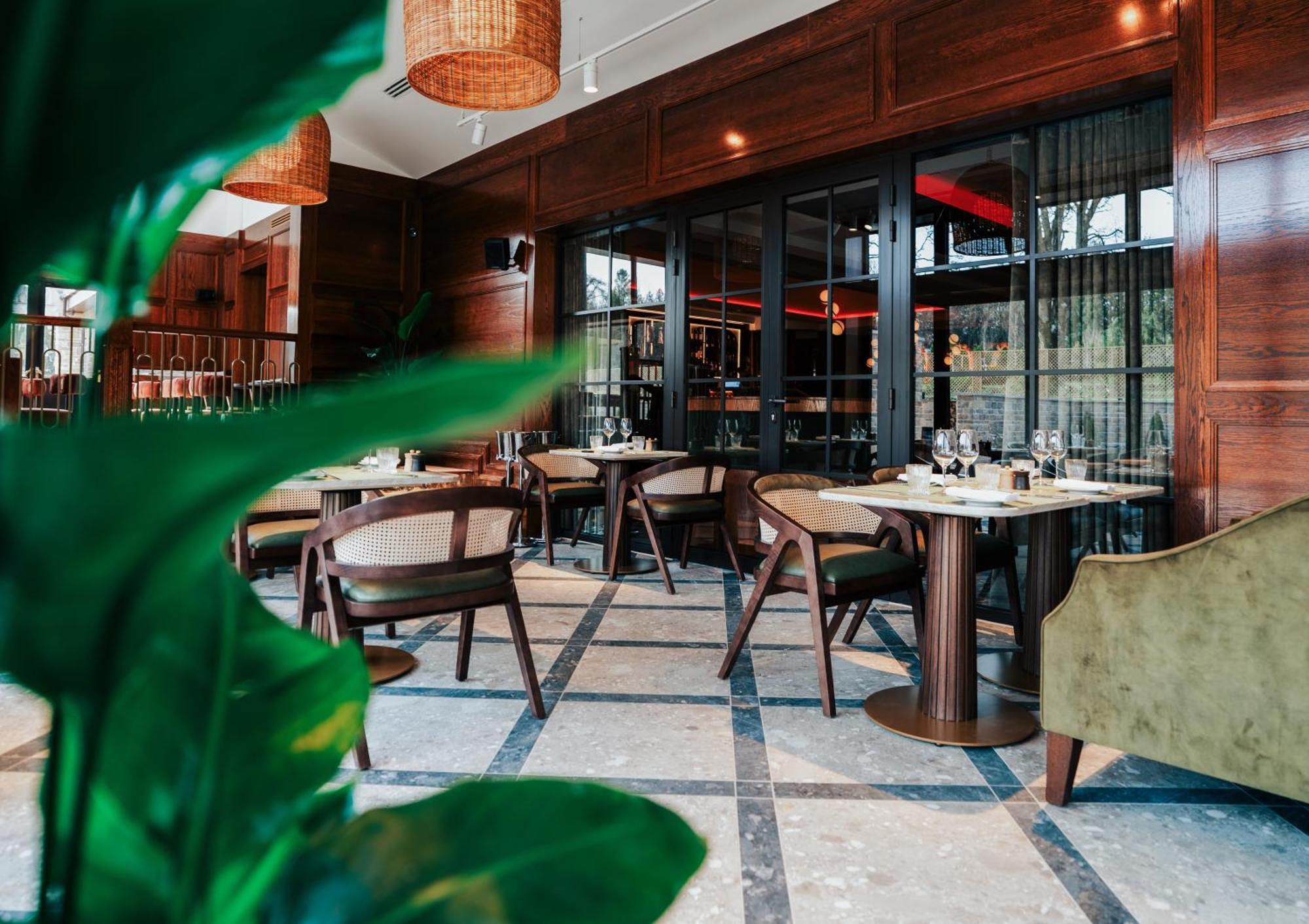 Crossbasket Castle Hotel & Restaurant High Blantyre 외부 사진
