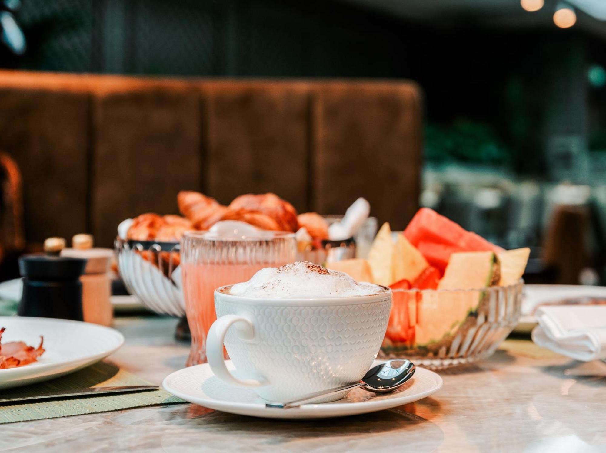 Crossbasket Castle Hotel & Restaurant High Blantyre 외부 사진