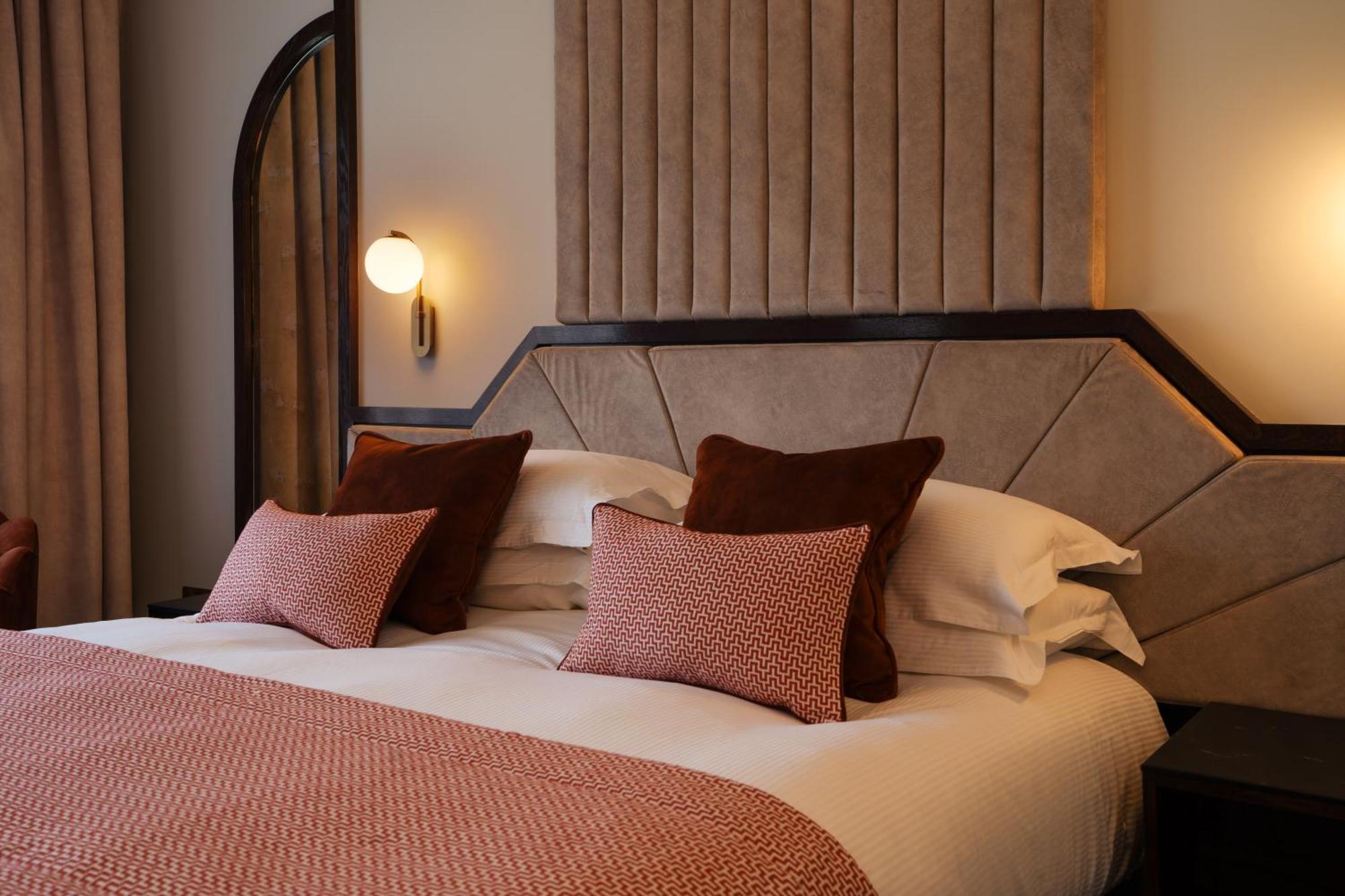 Crossbasket Castle Hotel & Restaurant High Blantyre 외부 사진
