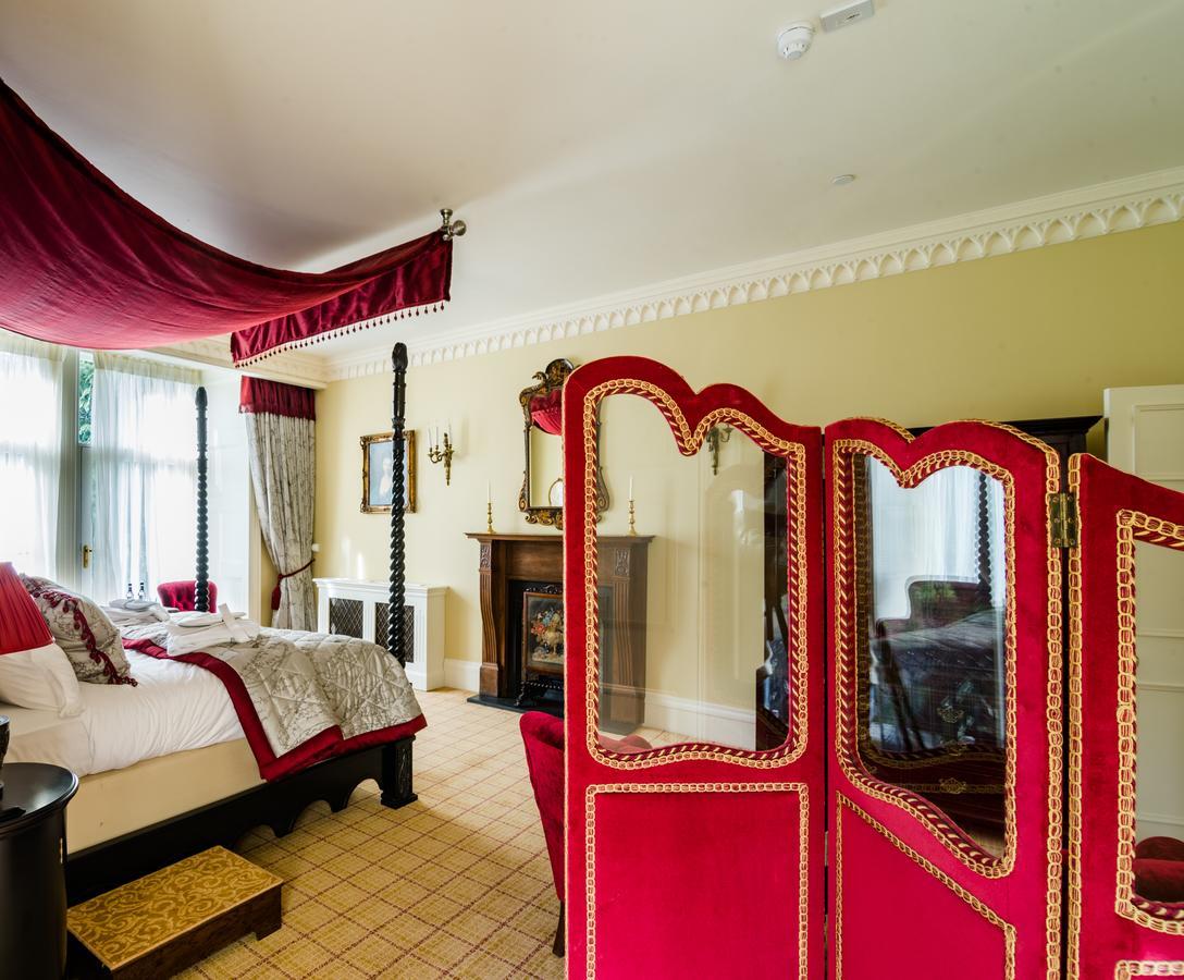 Crossbasket Castle Hotel & Restaurant High Blantyre 외부 사진