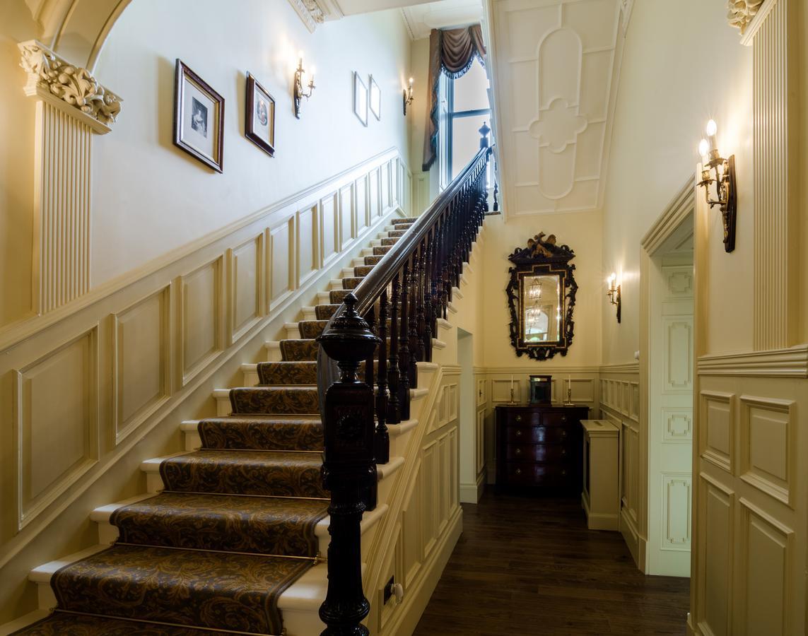 Crossbasket Castle Hotel & Restaurant High Blantyre 외부 사진