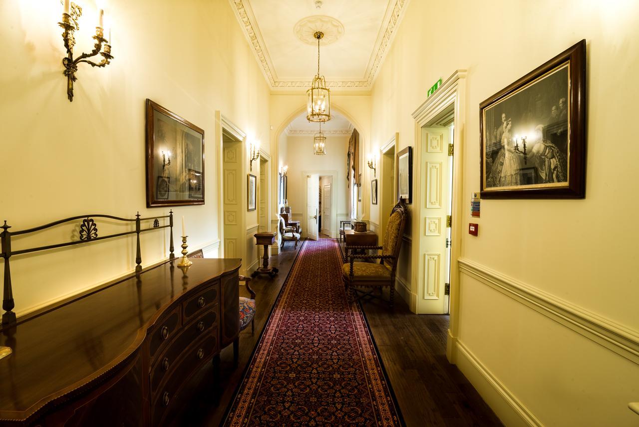 Crossbasket Castle Hotel & Restaurant High Blantyre 외부 사진