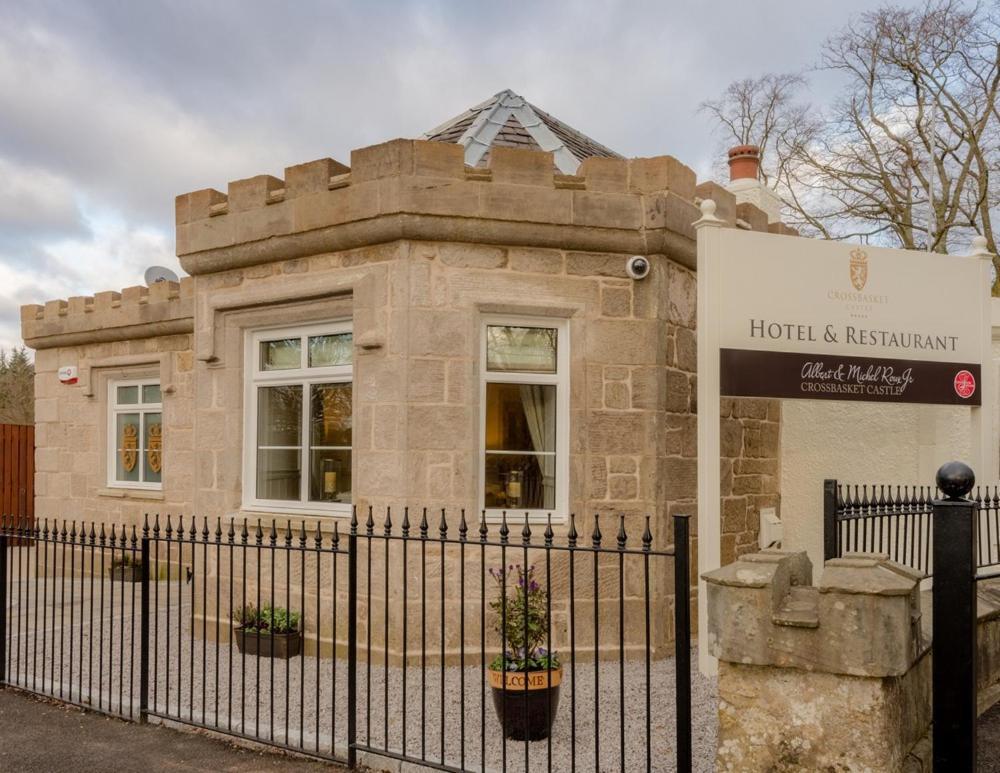 Crossbasket Castle Hotel & Restaurant High Blantyre 외부 사진